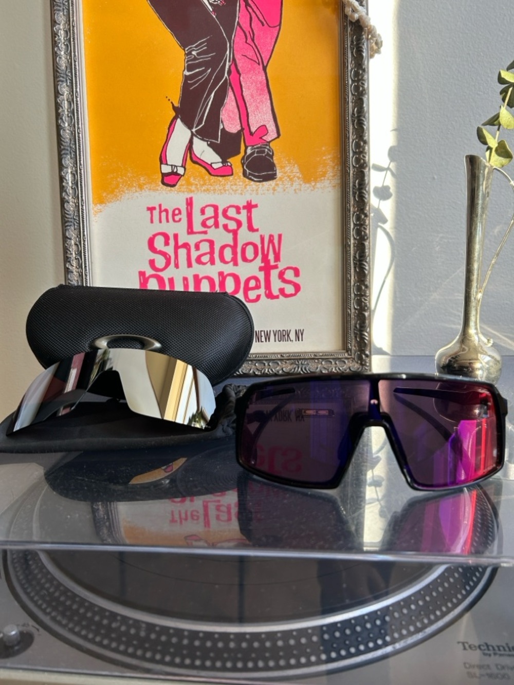 Oakley Sutro with extra lense and case